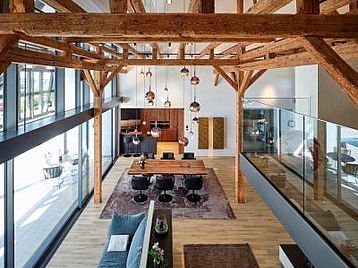 Haus-G-Galerie-altes-Tragwerk