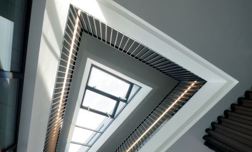 Dreiecksgalerie im Bürogebäude der Schmieder GmbH