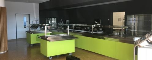 Essensausgabe in der Mensa Mensa-Manzenbergschule-Kuttruff-Ingenieure