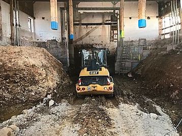 Baustelle-Unterkellerung-im-Haus-Baugrubenverbau