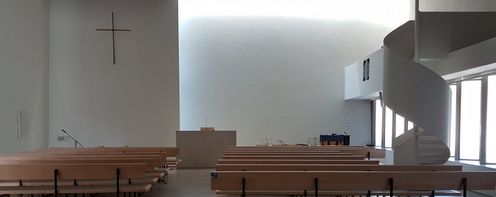 Neuapostolische Kirche - Innenraum - Sitzbänke NAK-Statik-Kuttruff-Ingenieure